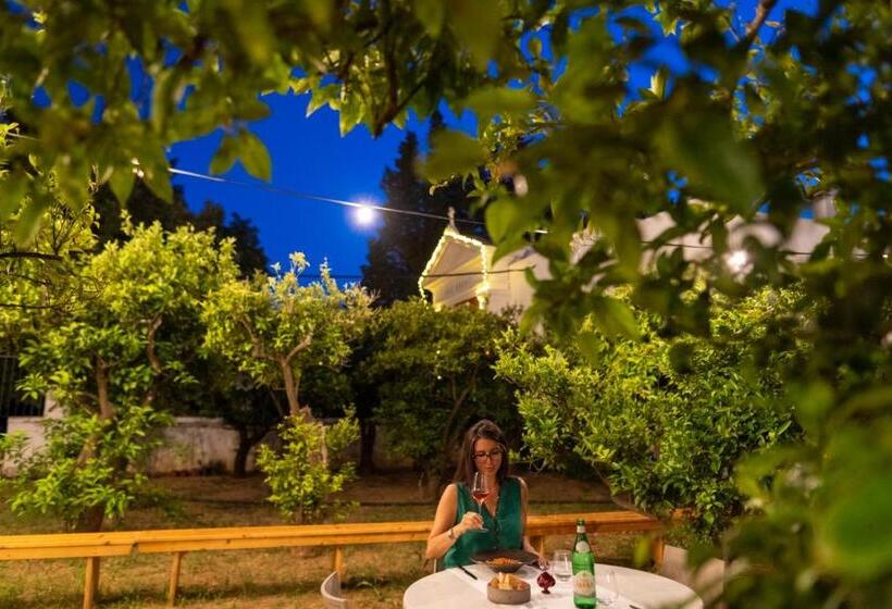 هتل Masseria Filippo De Raho   Agri Bio Relais