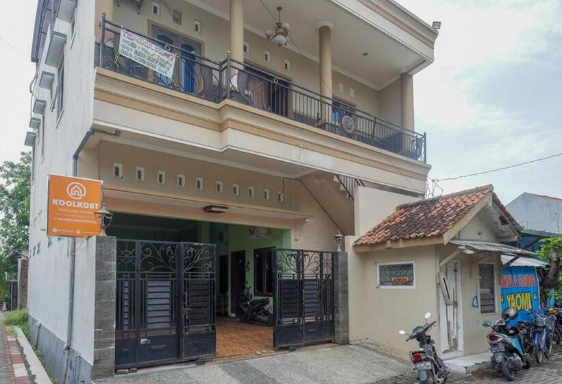 فندق Koolkost @ Majapahit Area Semarang