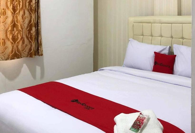 בית מלון כפרי Reddoorz @ Aksara Medan