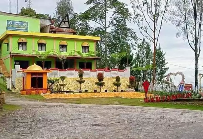 هتل Reddoorz @ Nantampukmas Sidikalang