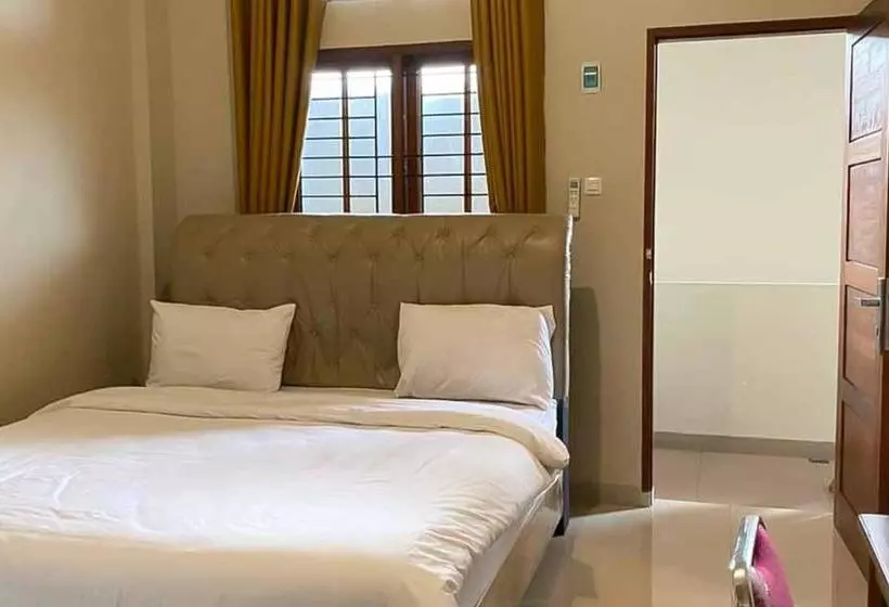 هتل Reddoorz @ Nantampukmas Sidikalang