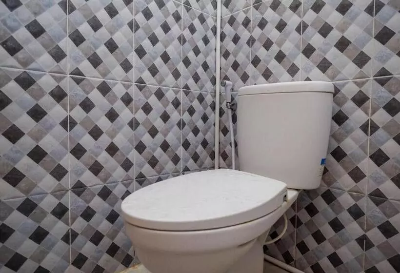 Hotelli Reddoorz Syariah Near Solo Paragon Mall 2