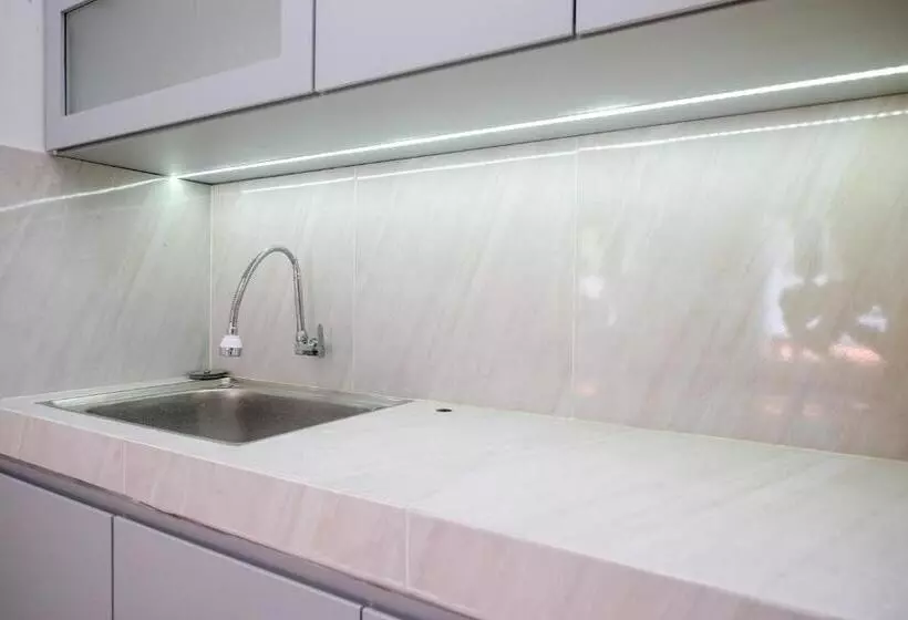 Hotelli Reddoorz Syariah Near Solo Paragon Mall 2