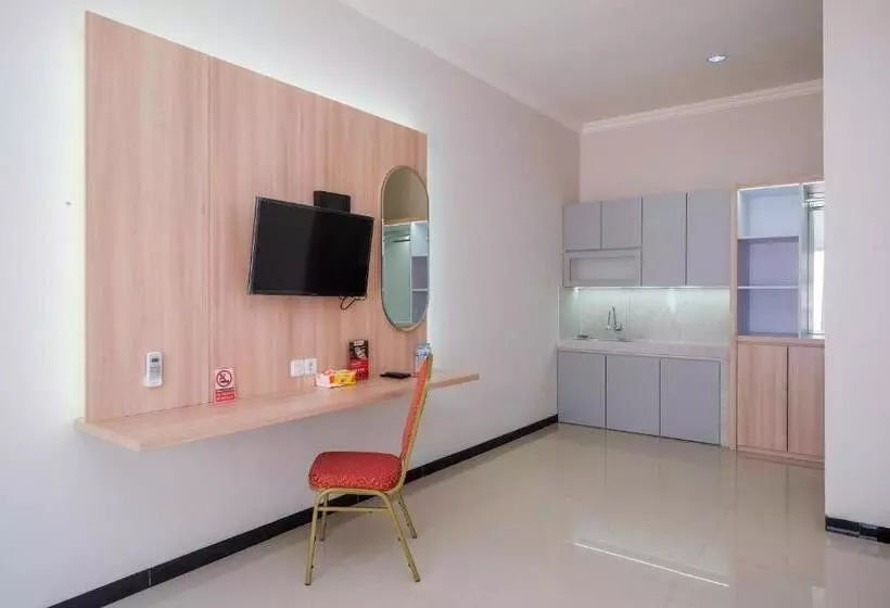 Hotelli Reddoorz Syariah Near Solo Paragon Mall 2