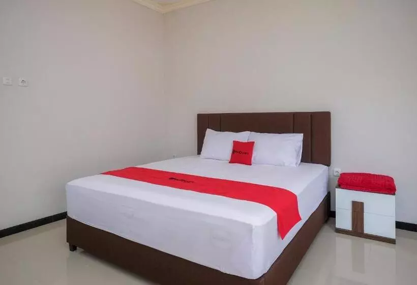 Hotelli Reddoorz Syariah Near Solo Paragon Mall 2