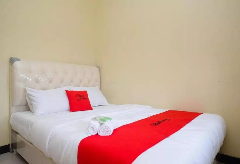 Hotelli Reddoorz Syariah Near Taman Rekreasi Kalianget Wonosobo