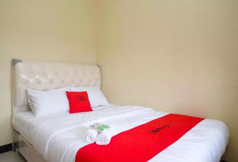 Hotelli Reddoorz Syariah Near Taman Rekreasi Kalianget Wonosobo