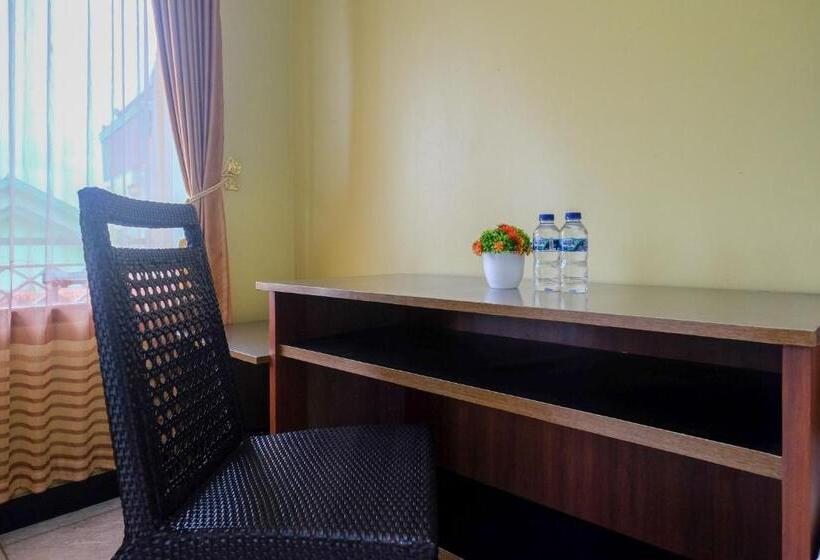 Отель Reddoorz Syariah Near Taman Rekreasi Kalianget Wonosobo