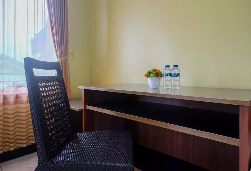 Hotelli Reddoorz Syariah Near Taman Rekreasi Kalianget Wonosobo