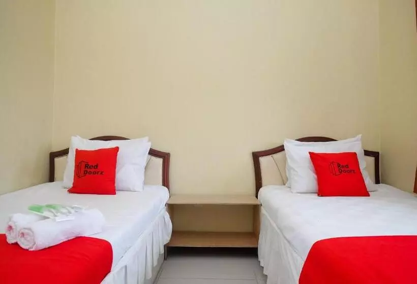 Hotelli Reddoorz Syariah Near Taman Rekreasi Kalianget Wonosobo