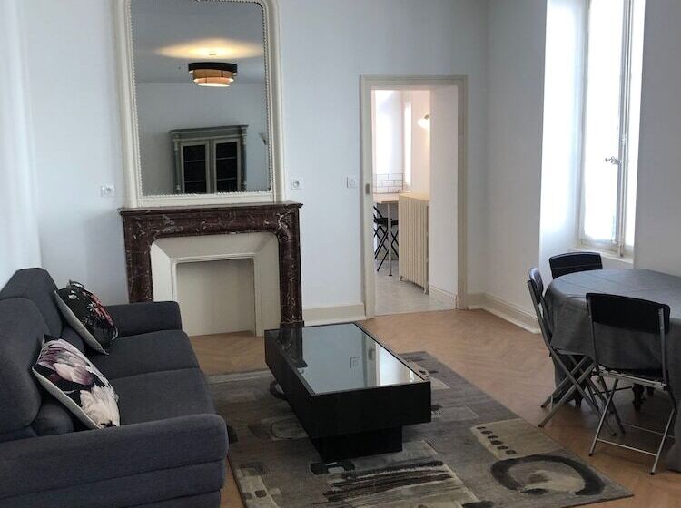 بنسيون Château De Charmeil  Vichy Chambres D Hôtes