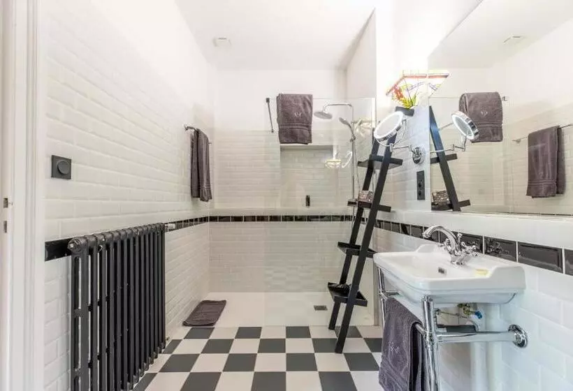 Majatalo Château De Charmeil  Vichy Chambres D Hôtes