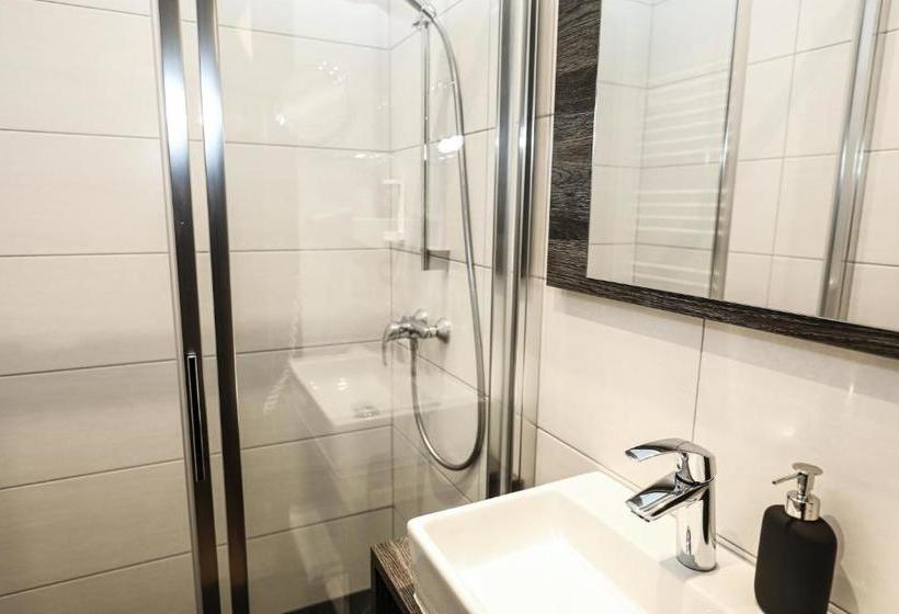 ペンション Der Schumi Landgasthof