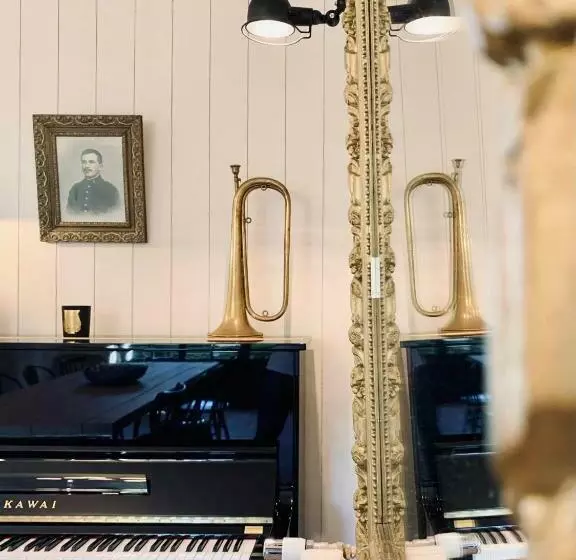 ペンション La Clef Des Champs 61