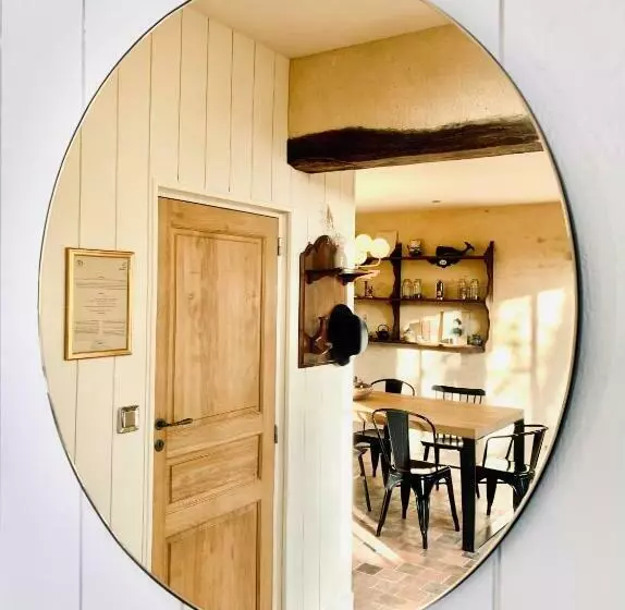 ペンション La Clef Des Champs 61