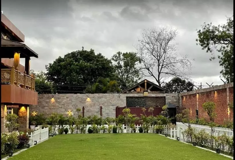 Yashmay Villa Club & Resort