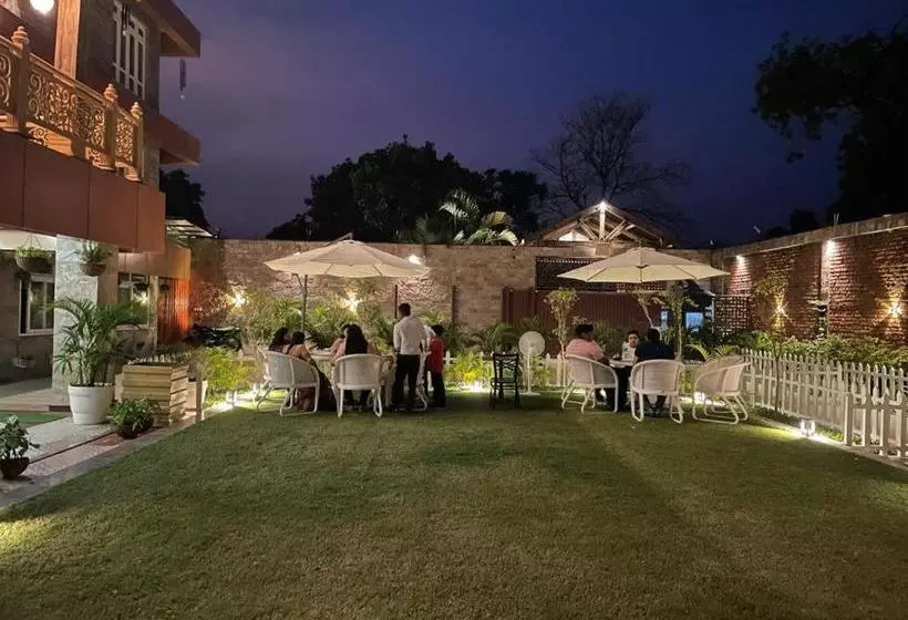 Yashmay Villa Club & Resort