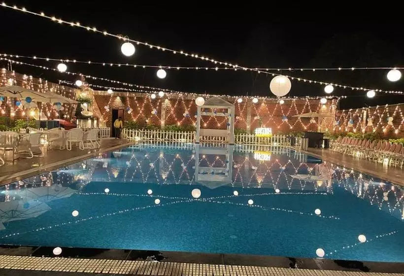 Yashmay Villa Club & Resort