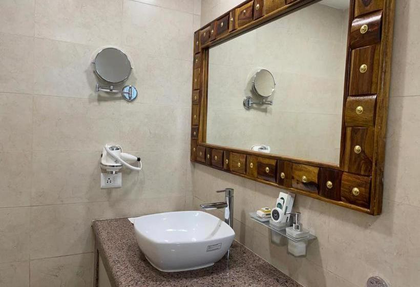 Yashmay Villa Club & Resort