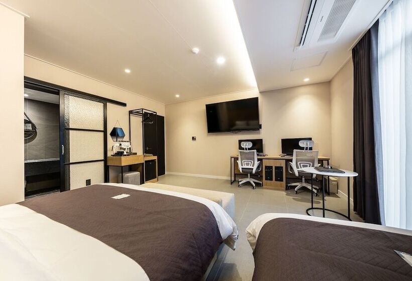 هتل Suwon Brown Dot Suwon Ingyegyo