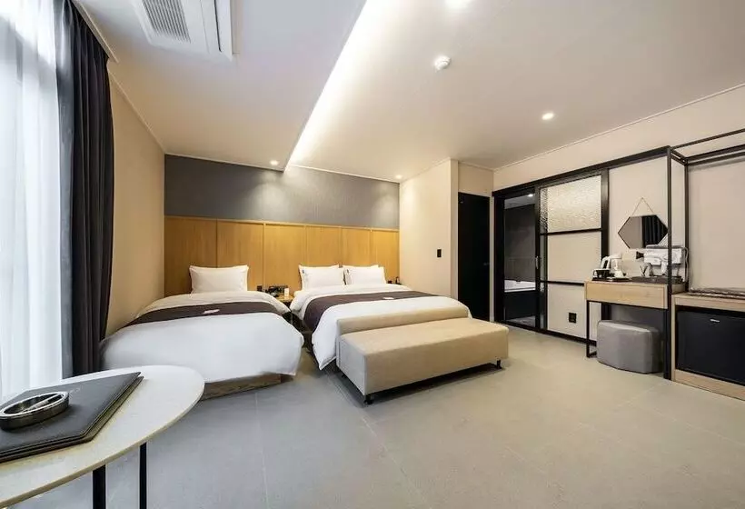 Hotelli Suwon Brown Dot Suwon Ingyegyo