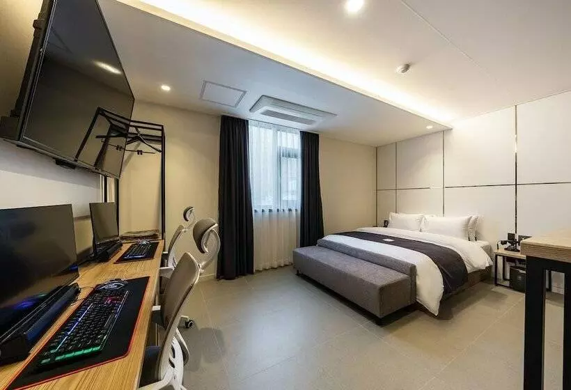 Hotelli Suwon Brown Dot Suwon Ingyegyo