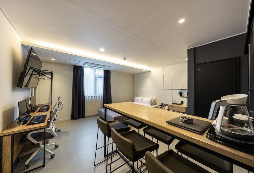 هتل Suwon Brown Dot Suwon Ingyegyo