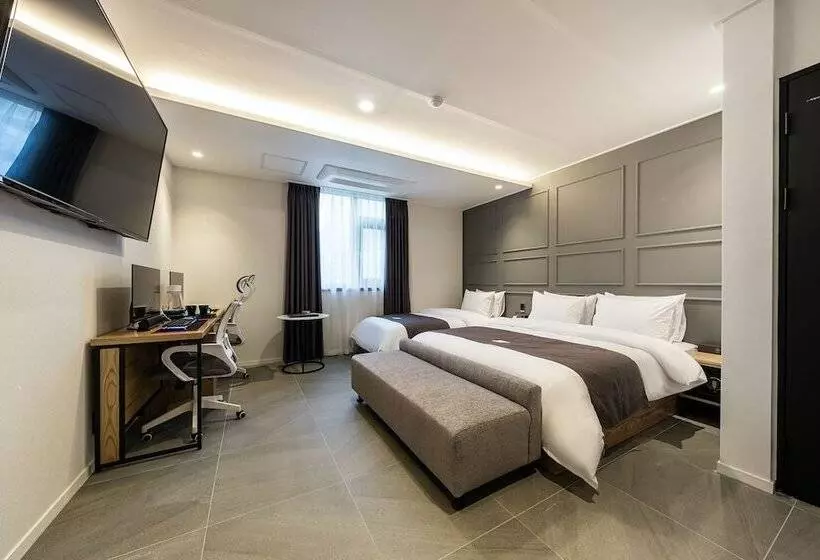 Hotelli Suwon Brown Dot Suwon Ingyegyo
