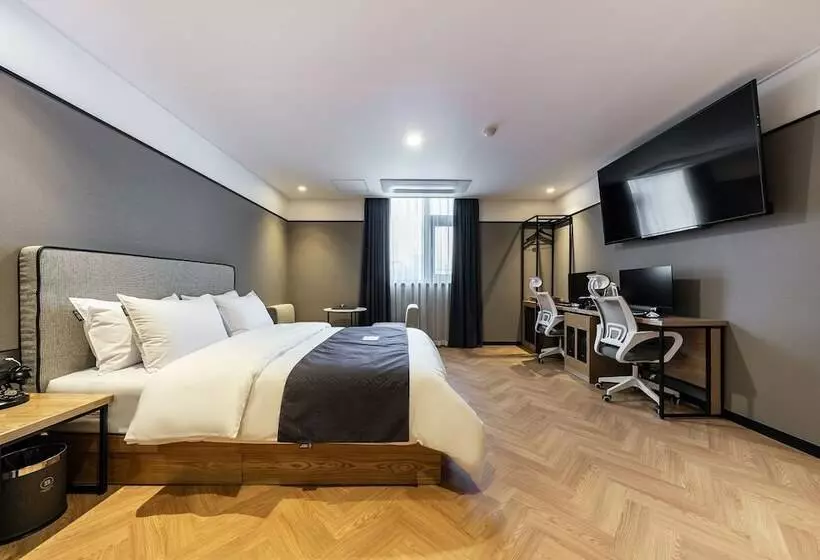 Hotelli Suwon Brown Dot Suwon Ingyegyo
