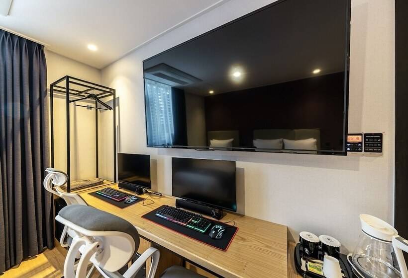 هتل Suwon Brown Dot Suwon Ingyegyo