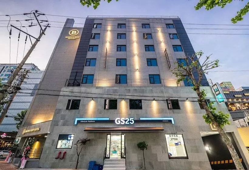 Hotelli Suwon Brown Dot Suwon Ingyegyo