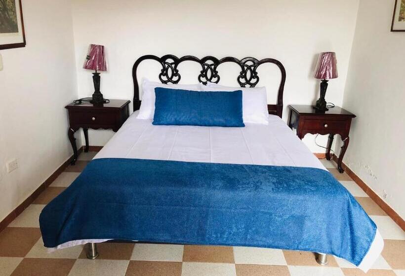 هتل Castillo De Cascadas Finca