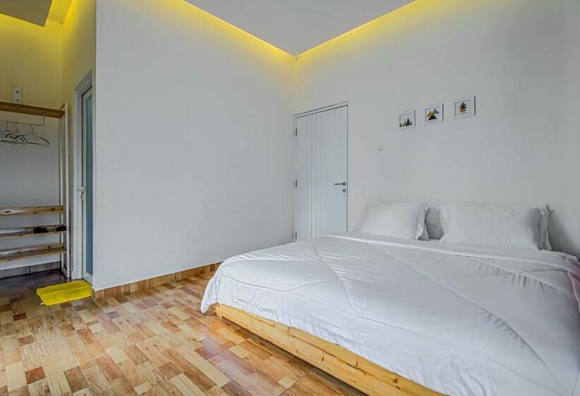 فندق Kupu Kupu Lembang