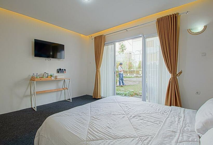 فندق Kupu Kupu Lembang