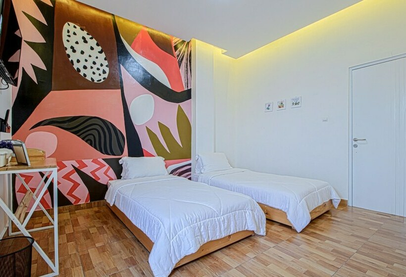 فندق Kupu Kupu Lembang