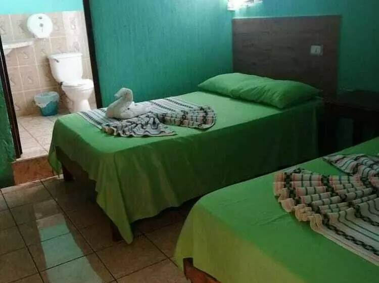 هتل La Estancia