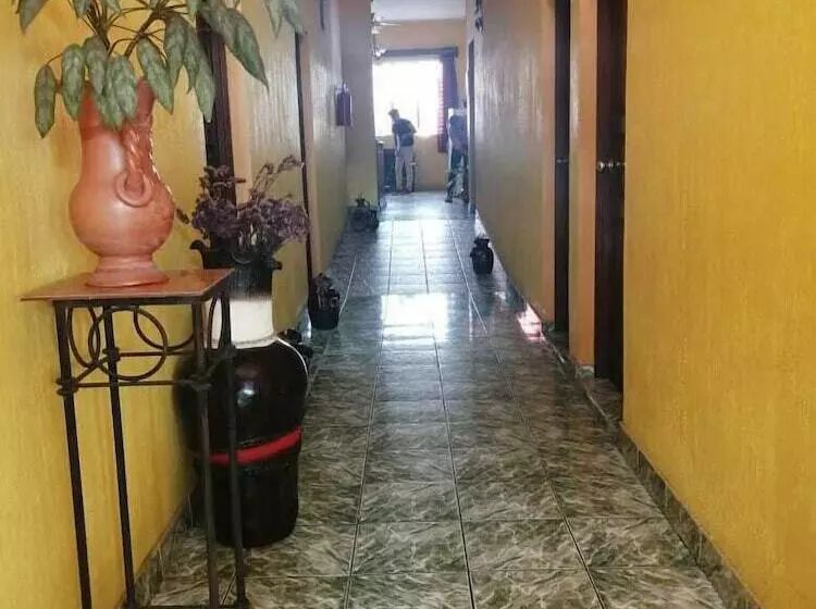 هتل La Estancia