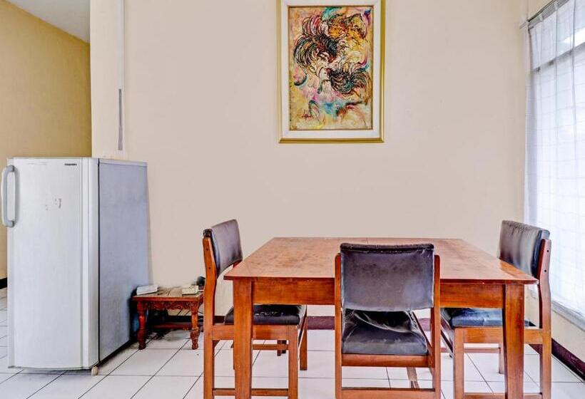 בית מלון כפרי Oyo 90621 Pondok 23