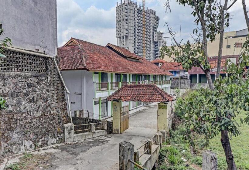 בית מלון כפרי Oyo 90621 Pondok 23