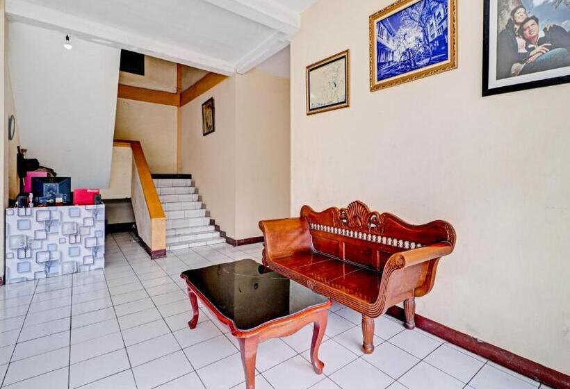 בית מלון כפרי Oyo 90621 Pondok 23