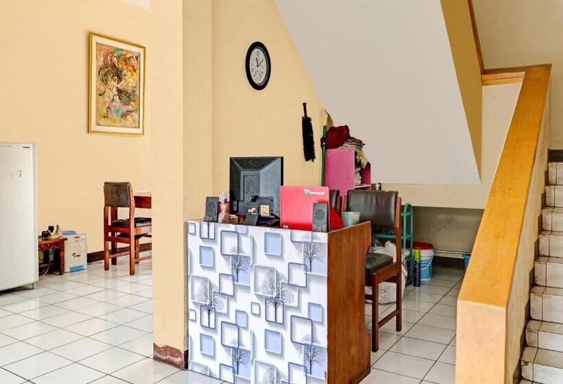 בית מלון כפרי Oyo 90621 Pondok 23