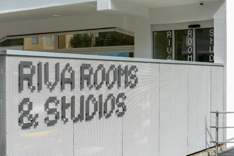 Otel Riva Rooms & Studios   Check In 24hr
