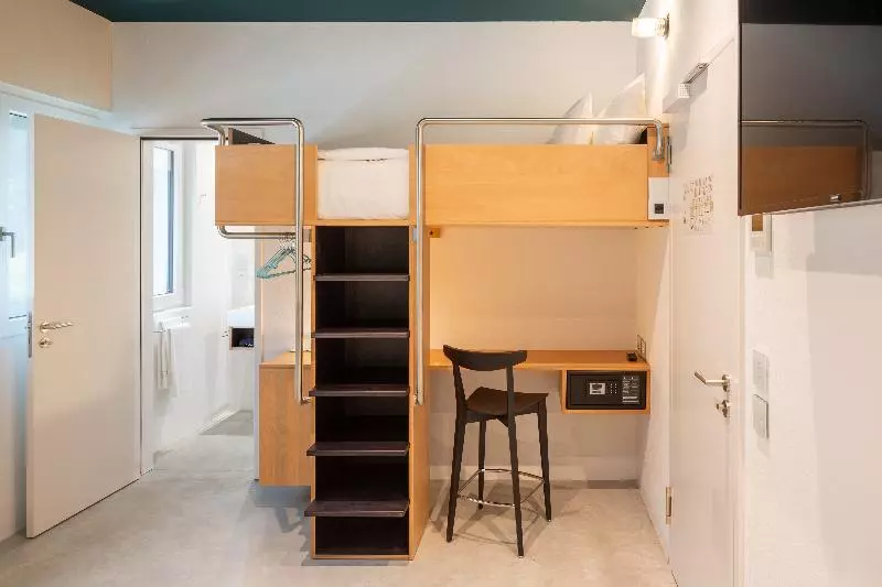 ホテル Riva Rooms & Studios Check In 24hr