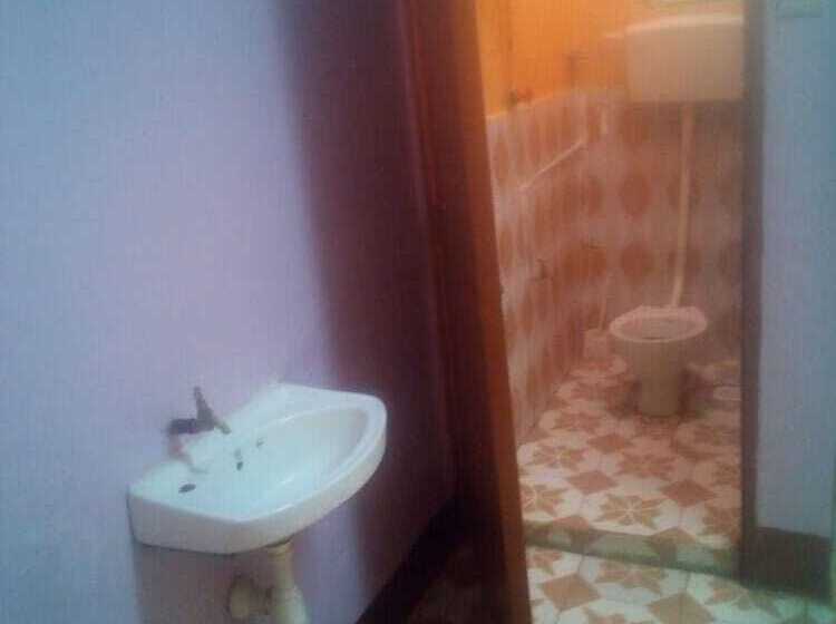 هتل Roadside Inn Restaurant