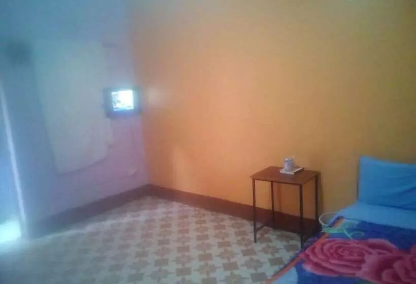 هتل Roadside Inn Restaurant