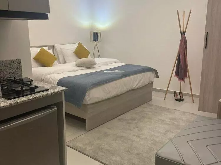 هتل Shade Suites And Studios
