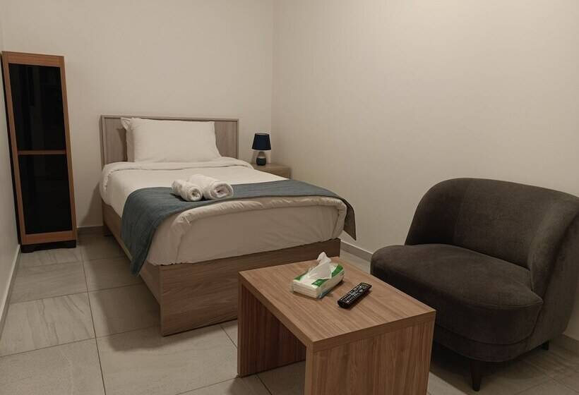 هتل Shade Suites And Studios