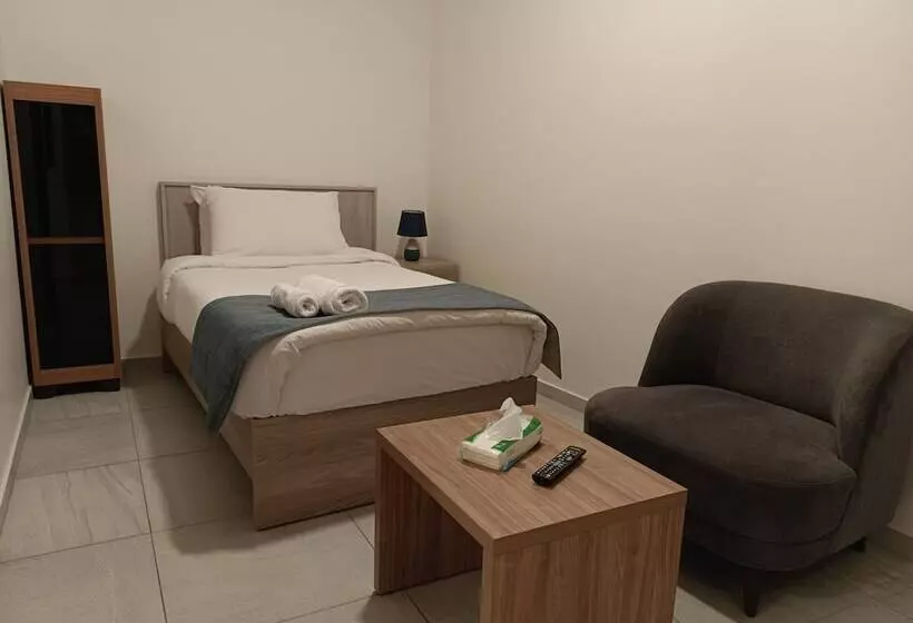 هتل Shade Suites And Studios