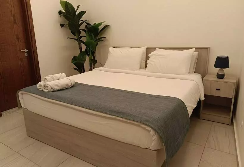 هتل Shade Suites And Studios
