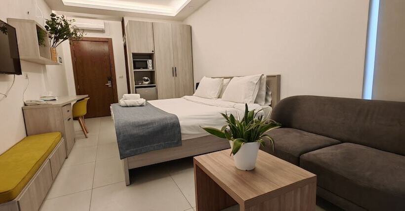 هتل Shade Suites And Studios